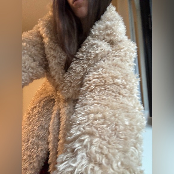 H&M TIE-BELT TEDDY FLEECE COAT - Picture 4 of 6